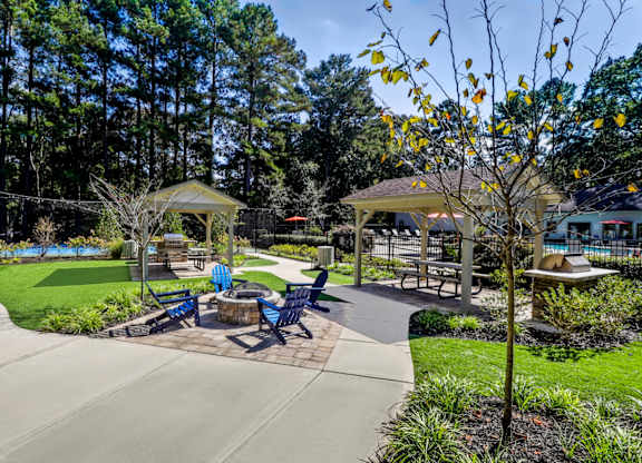 courtyard and firepit at Seven Pines, Alpharetta, GA