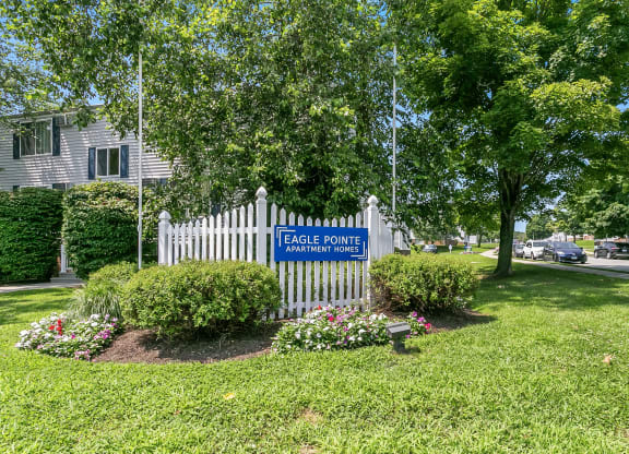 Property entrance at Eagle Pointe New London, CT