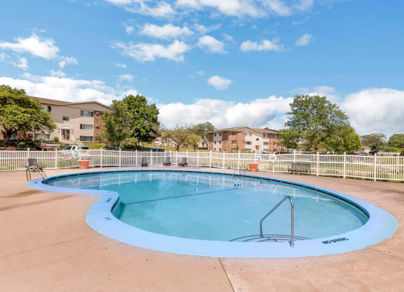 Pool at St Charles Square Apartments, Carol Stream, IL, 60188