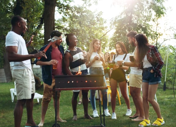 friends barbequeing