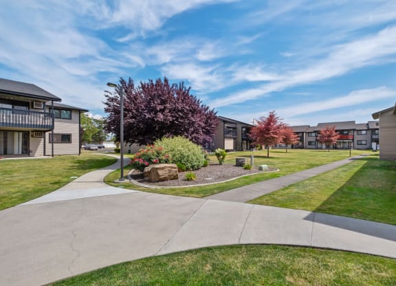 the enclave at homecoming terra vista walkway  at Brix, Washington