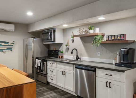 kitchen at Cedarwood, Wenatchee, 98801