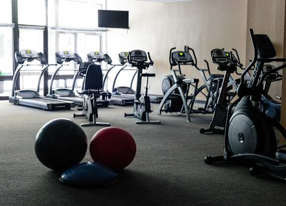 gym at Hampton Plaza Apartments, Towson, 21286