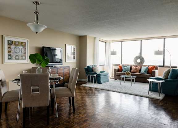 Living room layout at Hampton Plaza Apartments, Maryland