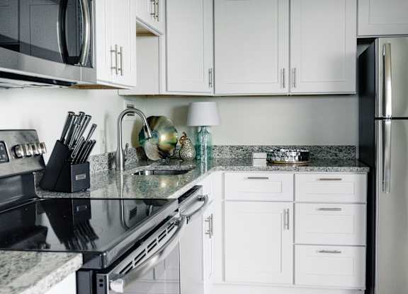 kitchen at Hampton Plaza Apartments, Towson, 21286