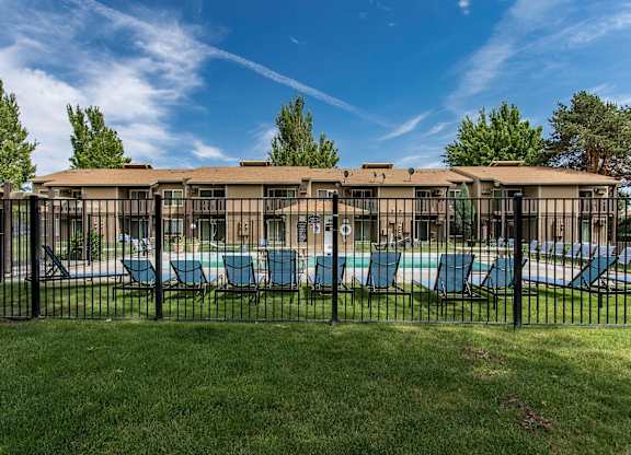 Arlo on 10th | Outdoor Pool