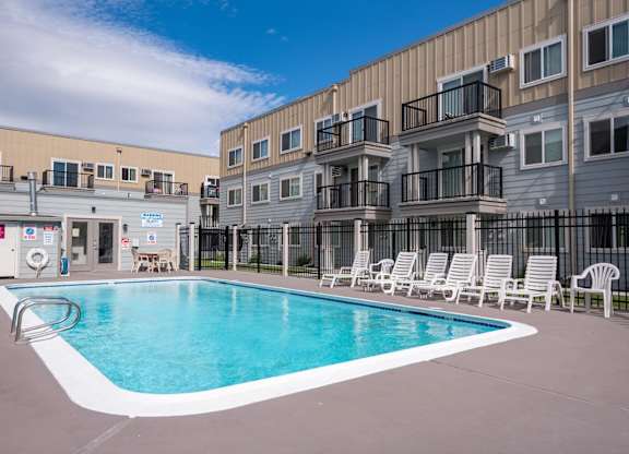 Sunset Apartments | Outdoor Seasonal Pool