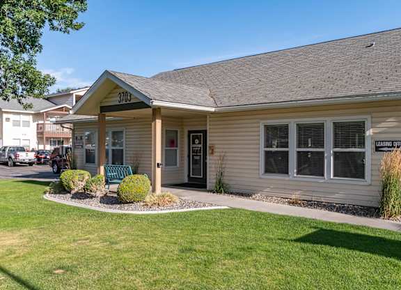 Desertbrook | Exterior