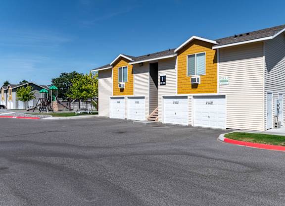 Center Pointe | Exterior Building
