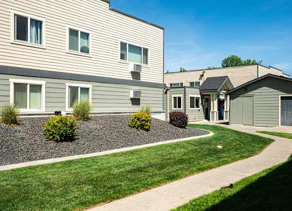 Americana | Exterior