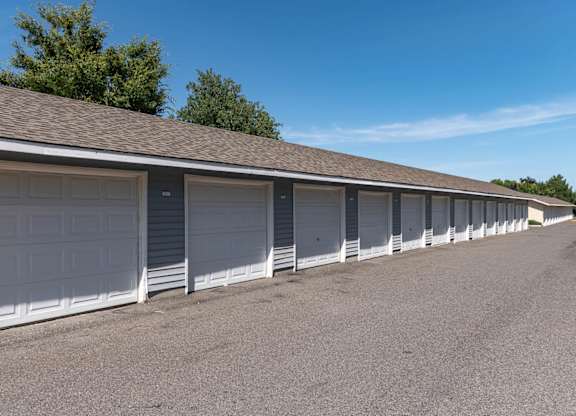 Center Pointe | Garages