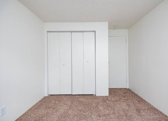 Sedona | Bedroom + Closet