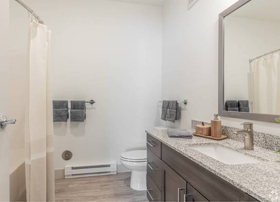 Tidewater Apartments | Bathroom
