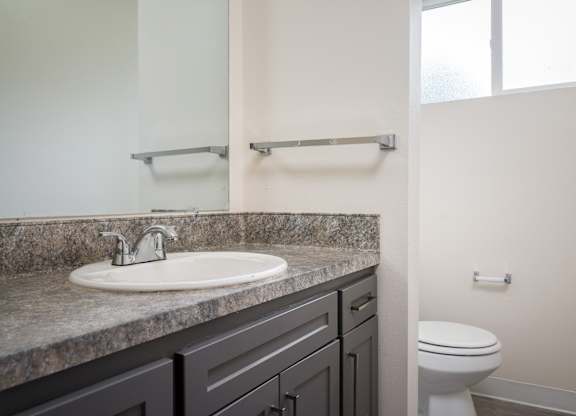 56 Commons | Bathroom