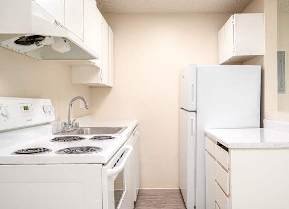 Sunset Apartments | Kitchen