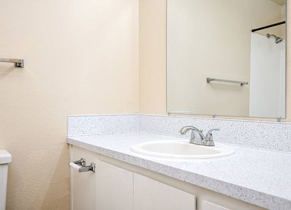 Sunset Apartments | Bathroom