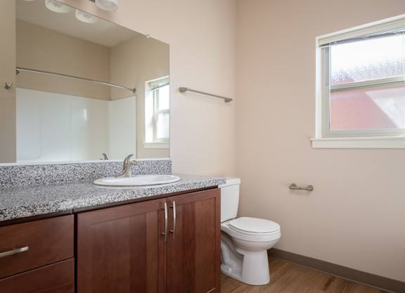 56 Commons | Bathroom
