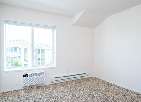 Center Pointe | Bedroom