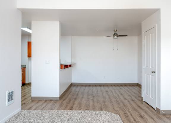 Center Pointe | Living Area