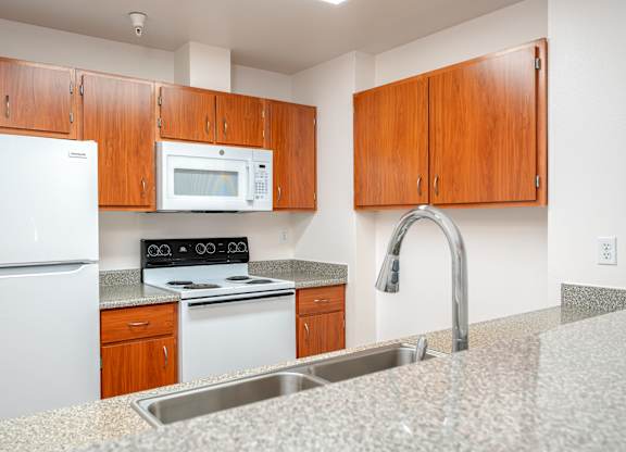 Center Pointe | Kitchen
