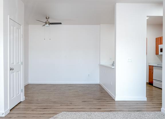 Center Pointe | Dining Room