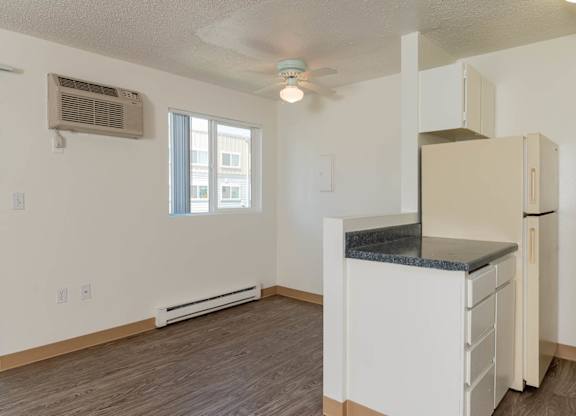 Sunset | Dining Room and Kitchen