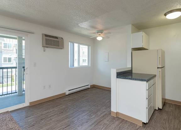 Sunset | Dining Room and Kitchen