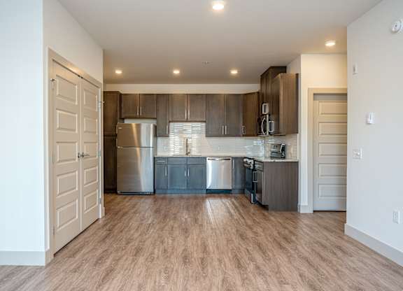 Tidewater Apartments | Kitchen & Living Area