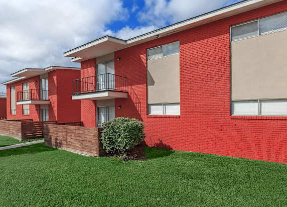Green Outdoor Spaces at Boston Woods Apartments, San Antonio TX