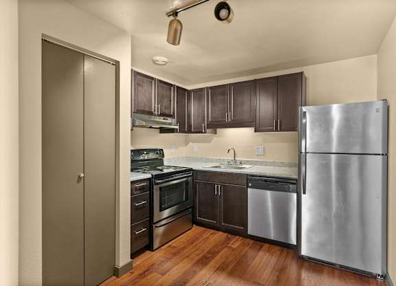 Modern Kitchen at Harbor Oaks, Washington