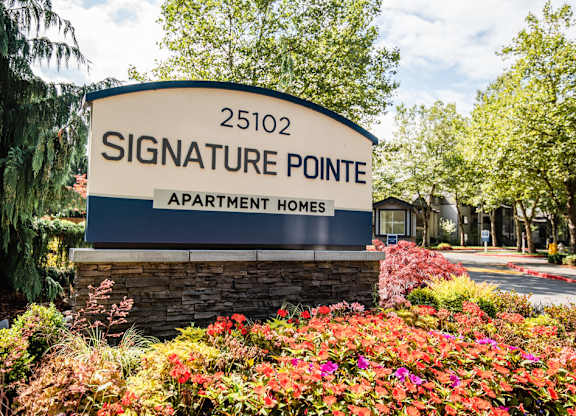 Property Sign at Signature Pointe, Washington, 98032