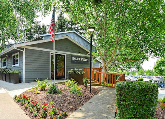 Exterior Landscape at Inlet View Apartments, Washington, 98383