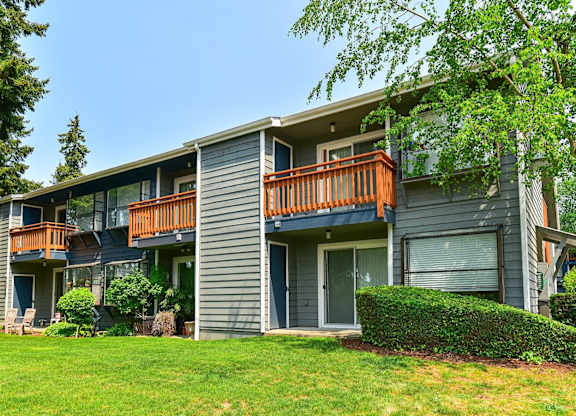Building Exterior View at Inlet View Apartments, Washington