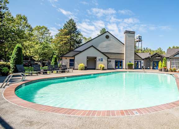 Outdoor Pool at Signature Pointe, Washington, 98032
