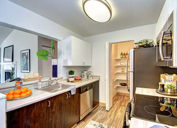 Kitchen with Sink at Signature Pointe, Kent, 98032