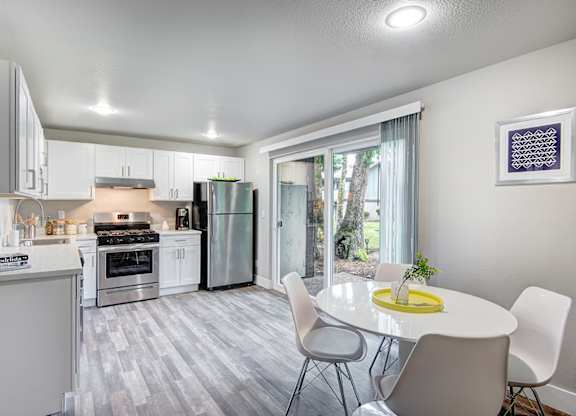 Lakewood apartments-Timbre Heights- kitchen