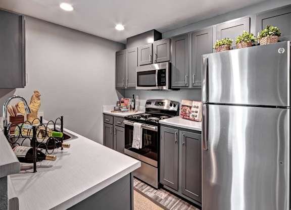 Kitchen at Deer Creek Apartments, Puyallup, WA, 98373