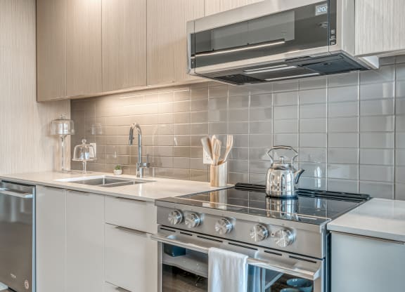 Electric Range In Kitchen at Southpark, Edmonton, AB
