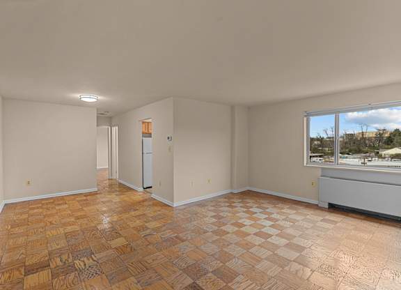 Spacious Living Area at Kensington House, Kensington
