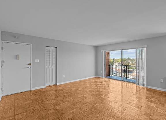 Unfurnished Living Area at Kensington House, Kensington, MD