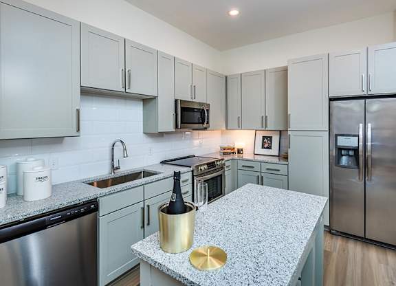 Briley - Apartments near Novant Matthews Hospital - stainless steel appliances