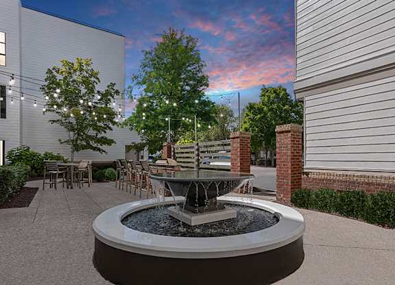 Dwell at McEwen Apartment Homes in Franklin, TN - Spacious courtyard