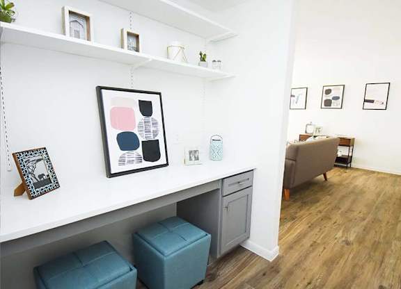 NoA on McNeil Townhomes + Flats - Austin, TX - built-in desk