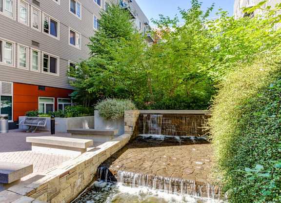 Tillicum Bridge apartments for rent in Portland - The Matisse Courtyard Water Feature