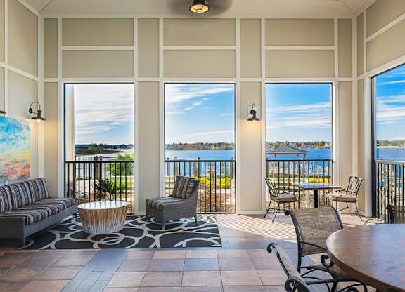 Lake Vue Clubhouse | Dr. Phillips Neighborhood | Orlando, FL
