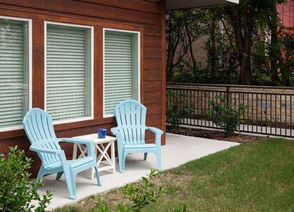 Apartments for Rent in Dallas, TX - Larq Henderson pet yards