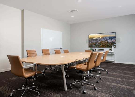 Metro 112 Apartments in Bellevue - Conference Room