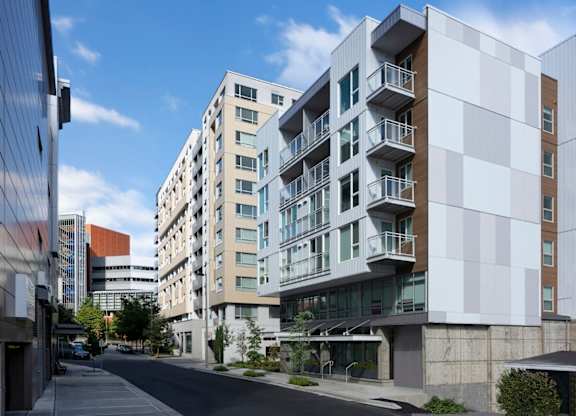 Apartments in Bellevue WA - Metro 112 Apartments - Exterior