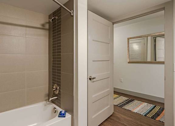 Metro 112 Apartments in Bellevue WA - Bathroom