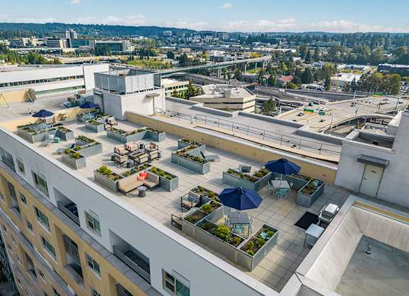 Apartments in Bellevue WA near Microsoft - Metro 112 Apartments Downtown Building Exterior